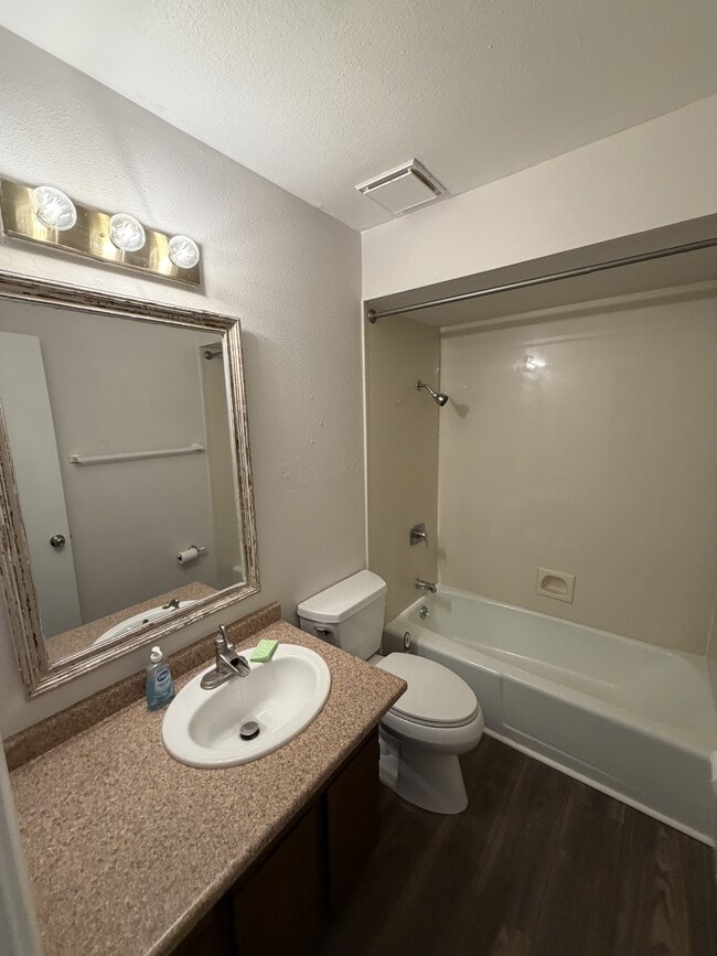 Building Photo - 14 Bent Tree Rd