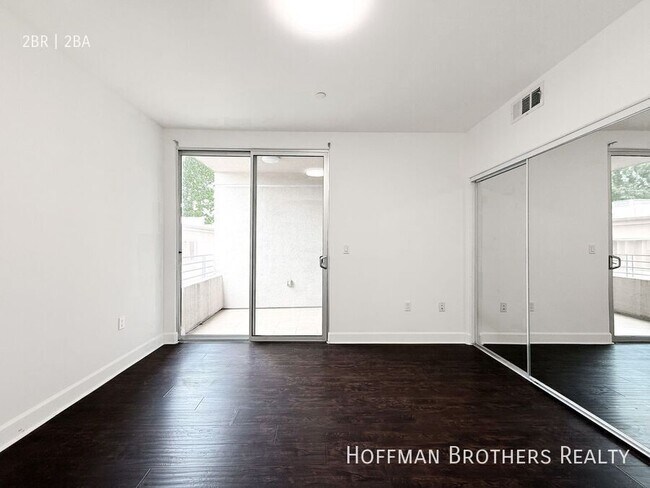 Building Photo - 4112 Whitsett Ave
