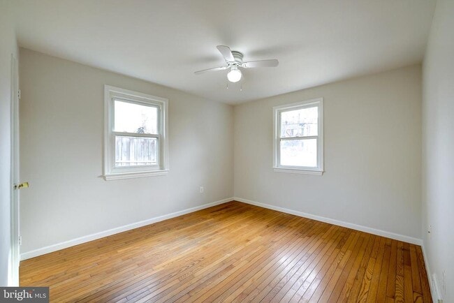 Building Photo - 10022 Brunett Ave