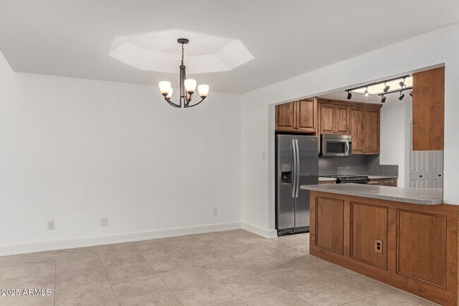 Building Photo - 10627 E Fanfol Ln