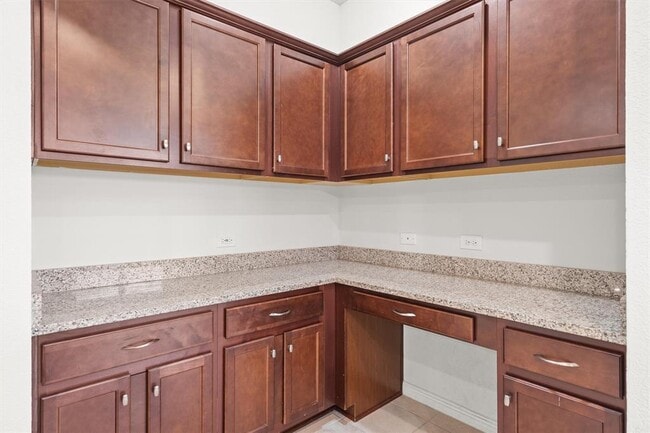 Building Photo - 2124 Hat Bender Lp