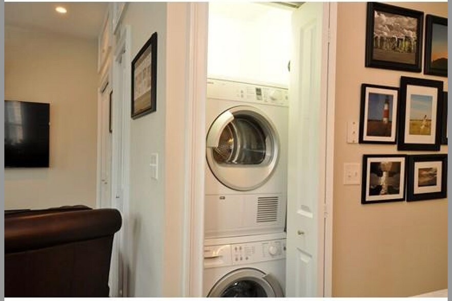 Building Photo - 78 Rutland St