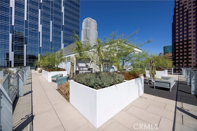 Building Photo - 877 Francisco St