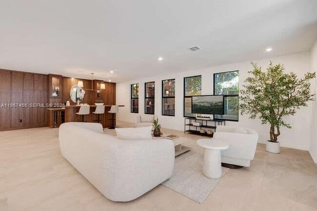 Building Photo - 2330 Overbrook St