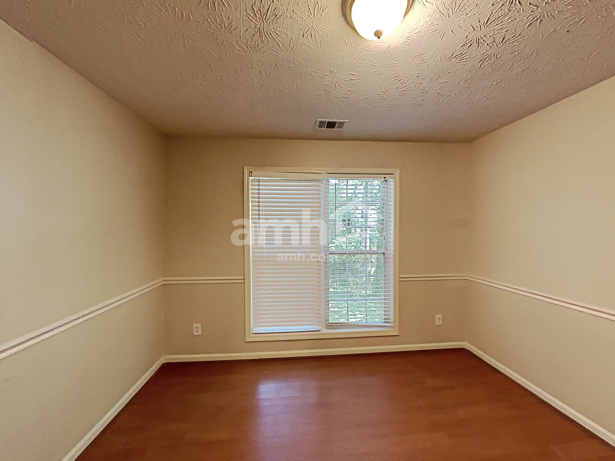 Building Photo - 670 Old Johnson Rd