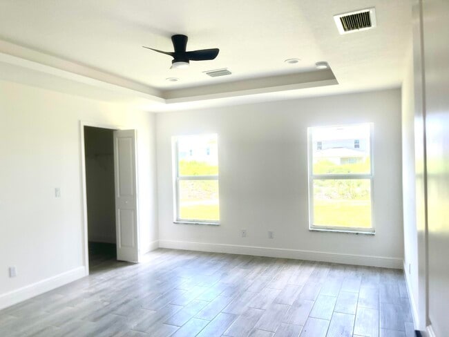 Building Photo - 1260 Larkspur St SE