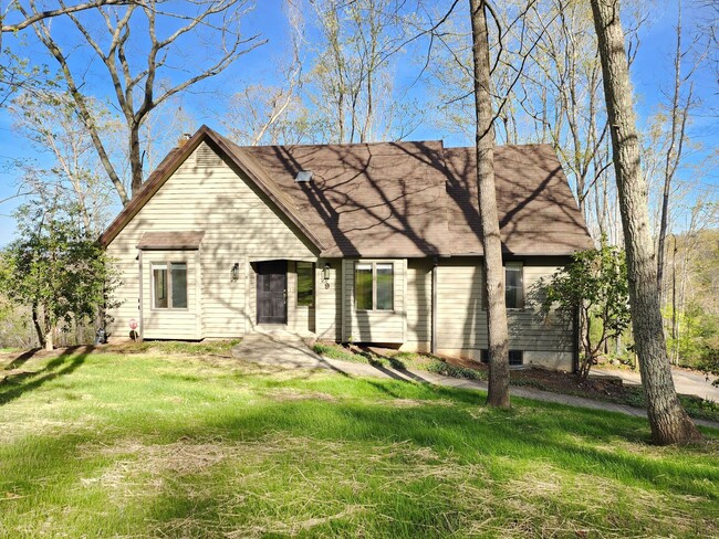 Building Photo - Great Neighborhood Rental-Woodfin