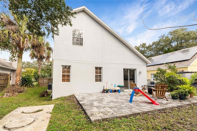 Building Photo - 303 D St