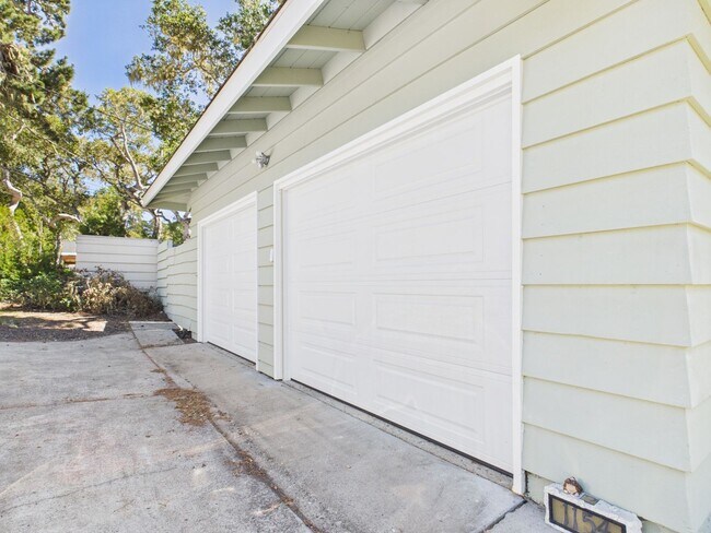 Building Photo - 4 Bedroom family home in Pebble Beach