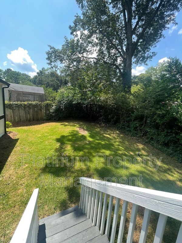 Building Photo - 10500 Worthington Hills Manor