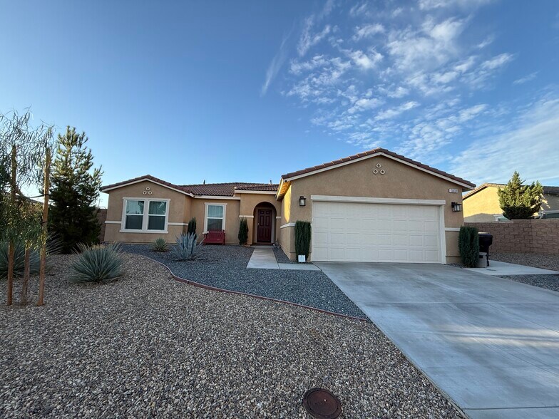 Building Photo - 15659 Whispering Creek Way