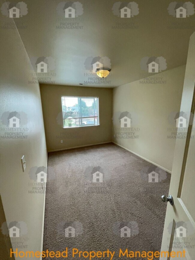 Building Photo - 232