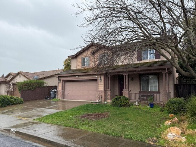 Building Photo - Modern 4 Bedroom w/ Loft Stonegate Area Vacaville *Star Rentals