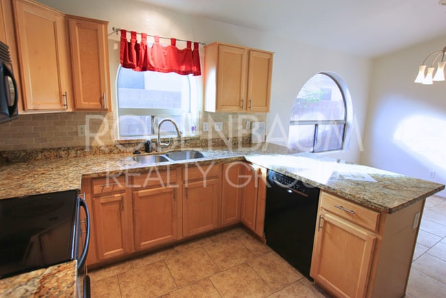 Building Photo - Charming 3-beds, 2-baths home in Wigwam Cr...