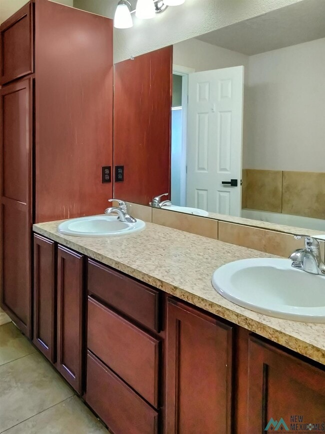 Building Photo - 4417 Sandstone Dr