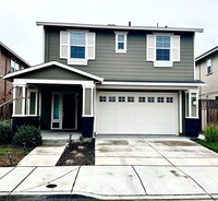 Building Photo - 3 Bed, 2.5 bath Home in Rohnert Park