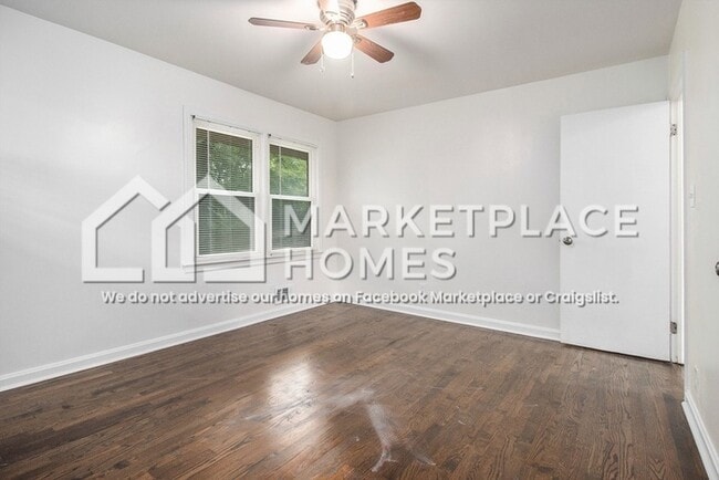 Building Photo - 2760 Dearwood Dr SW