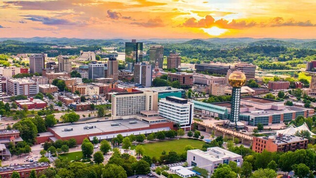 Building Photo - NEW PRICE!  1BR Near UTK & Downtown Knoxville – Walk to Cumberland Ave & Neyland Stadium!