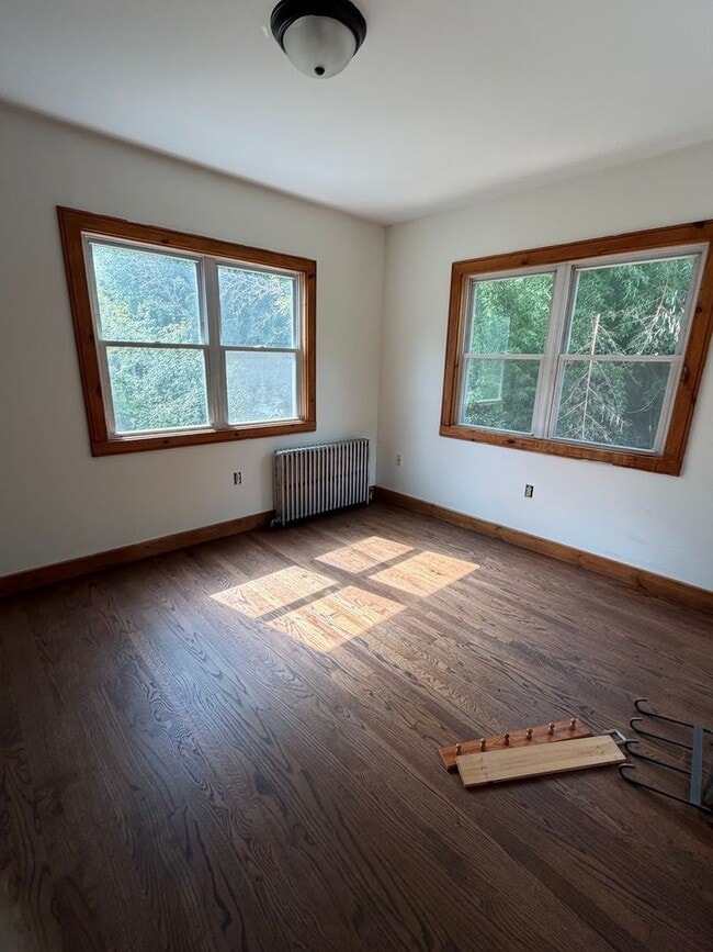 Building Photo - 11 Hartman Ln