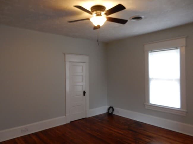 Building Photo - Spacious 3 BR home in Old SW, close to YMC...
