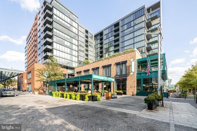 Building Photo - 45 Sutton Square SW