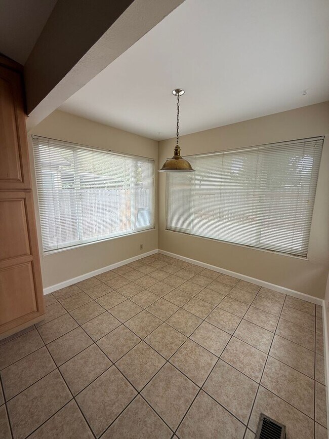 Building Photo - 2878 Cypress Way