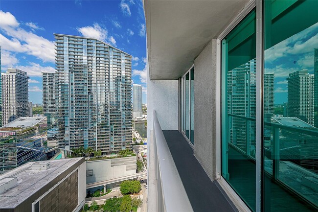 Building Photo - 500 Brickell Ave