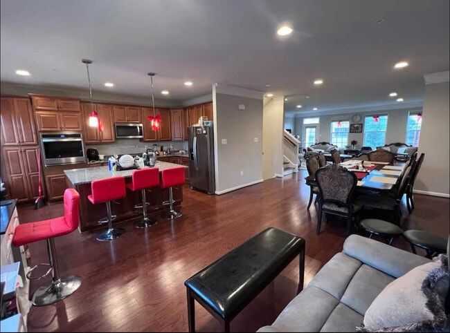 Building Photo - 9102 Village Springs Dr