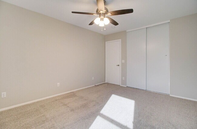 Building Photo - 5945 N 73rd Dr