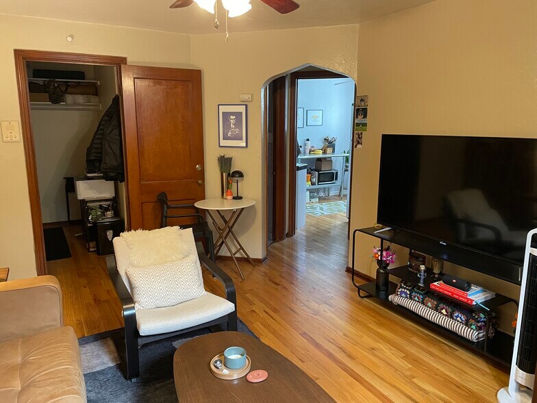 Living Room view to Kitchen - 1605 St Paul St
