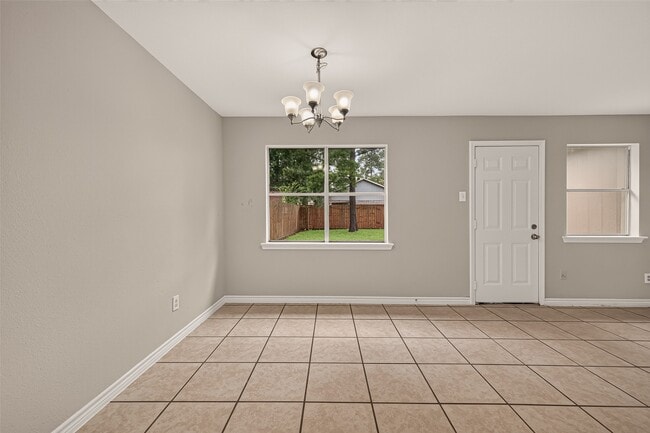 Building Photo - 8607 Valley Forest Dr