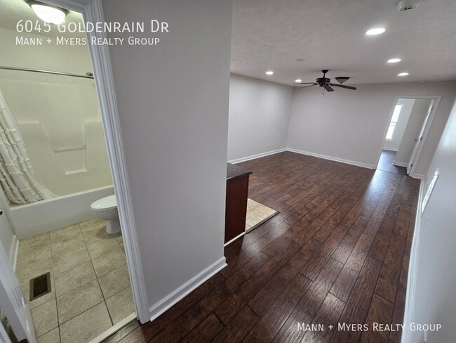 Building Photo - 6045 Goldenrain Dr