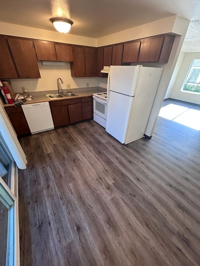 Building Photo - 435 Ranch Rd