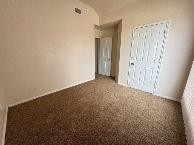 Building Photo - 3610 Fox Glove Ln