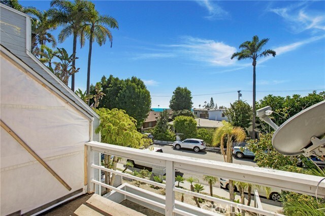 Building Photo - 552 Cypress Dr