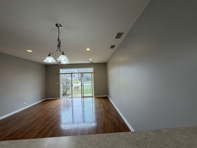 Building Photo - 1225 Brookdale Dr