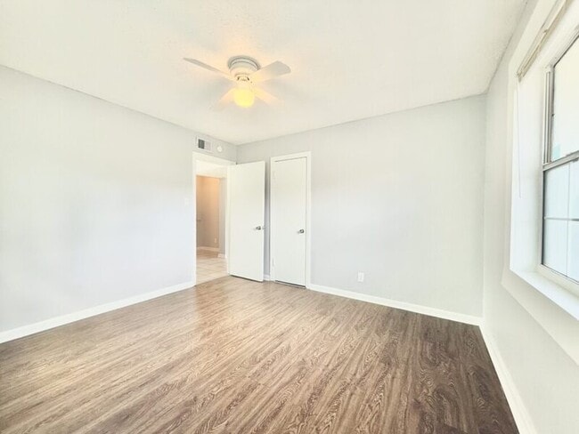 Building Photo - 1138 30th St S