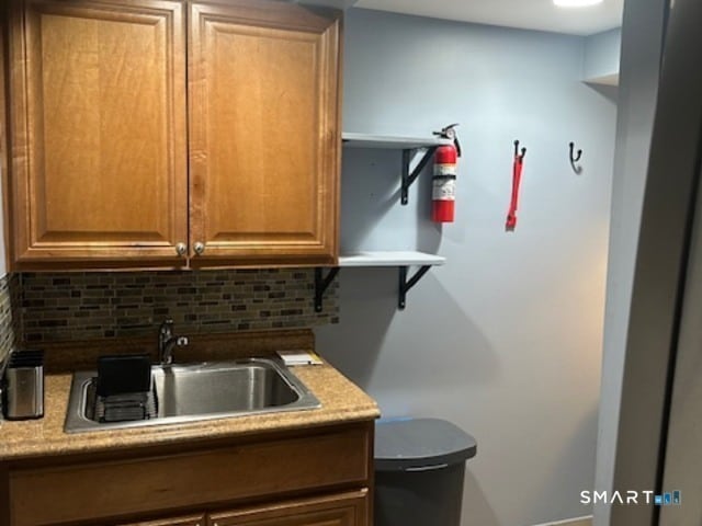 Building Photo - 2136 Barnum Ave