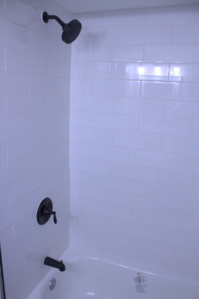 Building Photo - 9430 Echo Ln