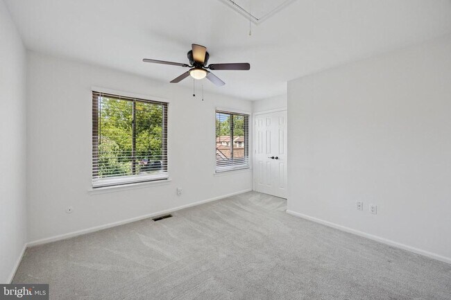 Building Photo - 128 Granite Hill Ct
