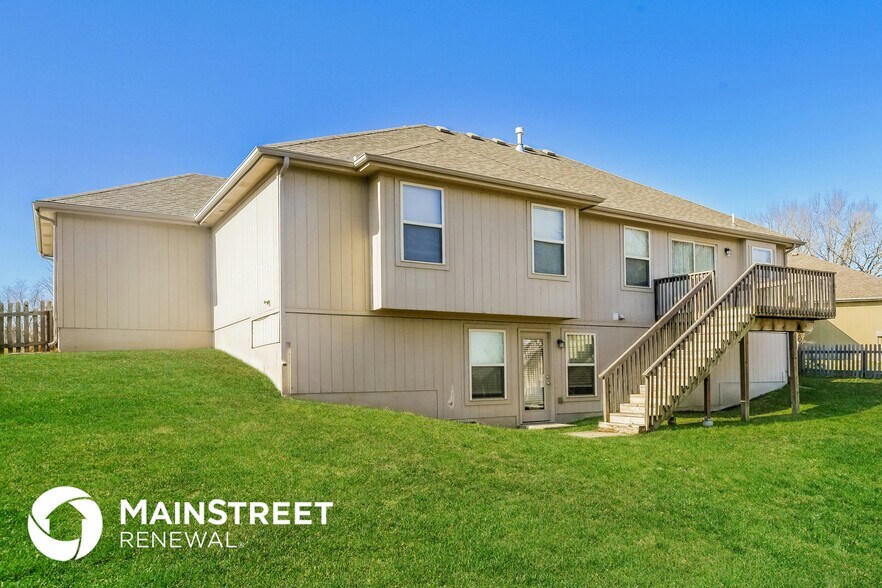 Building Photo - 1605 Fairway Ct