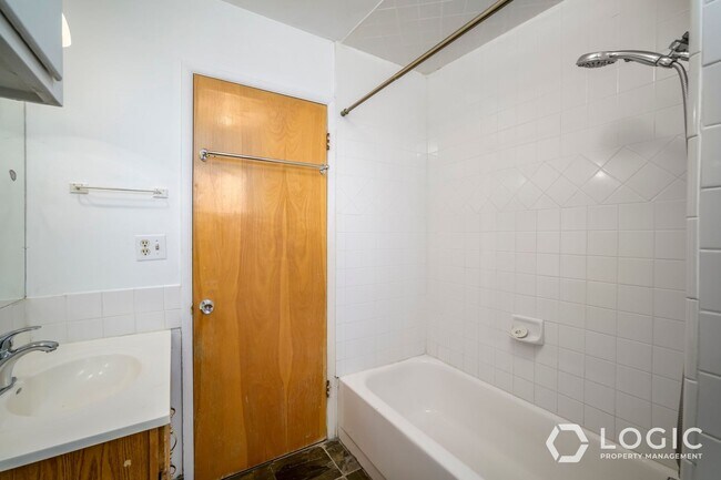 Building Photo - 783 E 1400 S
