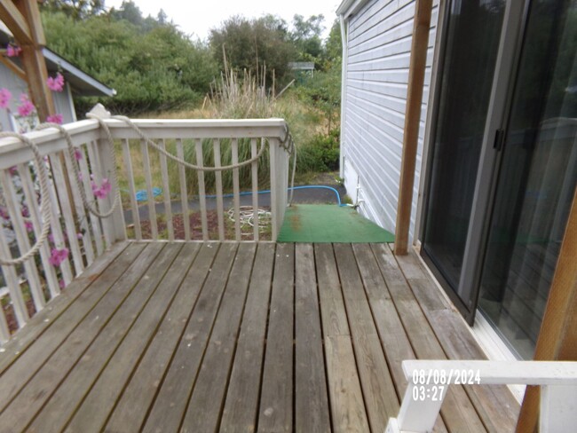 Building Photo - 3bd 2ba Located in Ocean Shores