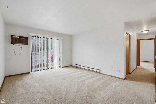 Building Photo - 627 S Virginia Rd