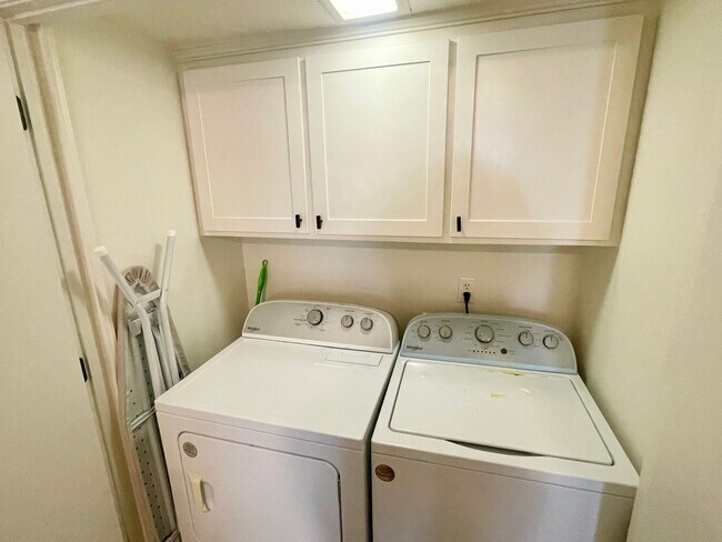 Building Photo - Beautiful 3 bed, 2.5 bath home for rent in the heart of Madison!