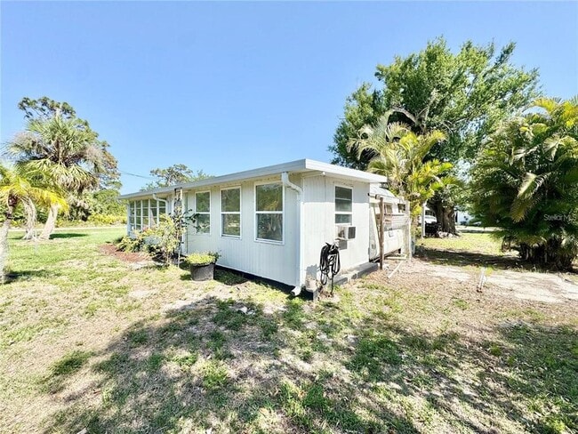 Building Photo - 162 Sapodilla St