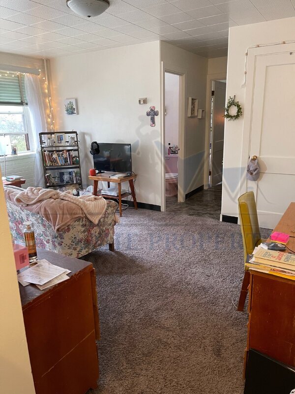 Building Photo - 309 S 10th St