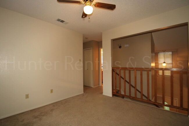 Building Photo - Perfect Two-Story