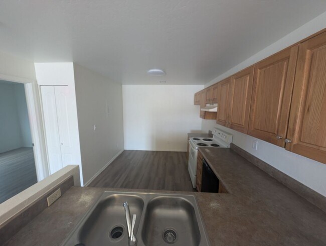 Building Photo - 2642 N Los Altos Ave