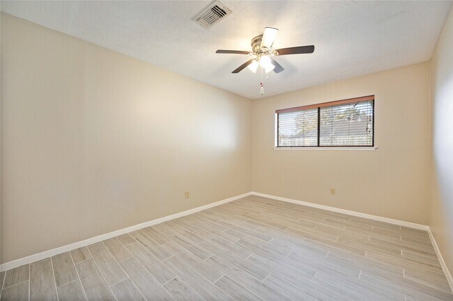 Building Photo - 21214 Park Bend Dr